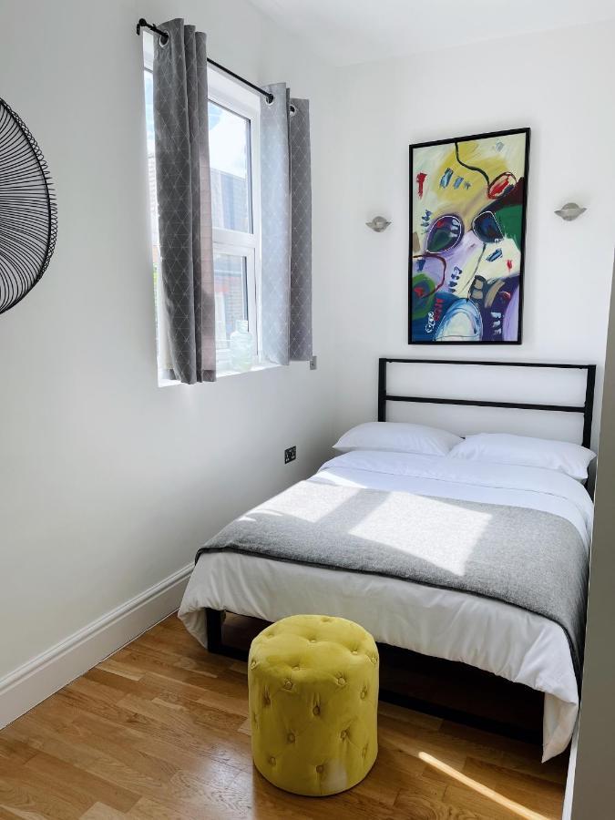 Appartamento Modern And Light 2 Bed Flat In Sw2 Londra Esterno foto