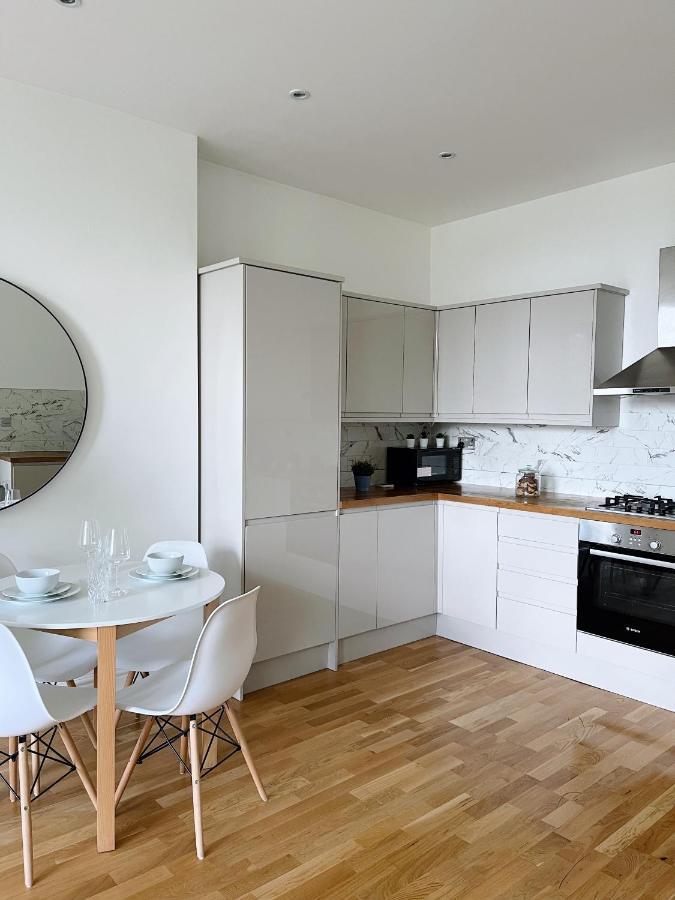 Appartamento Modern And Light 2 Bed Flat In Sw2 Londra Esterno foto