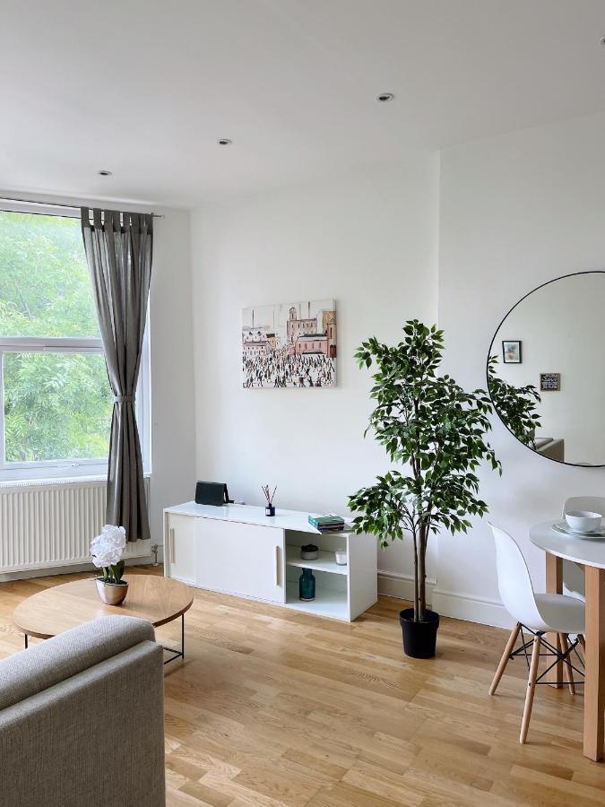Appartamento Modern And Light 2 Bed Flat In Sw2 Londra Esterno foto