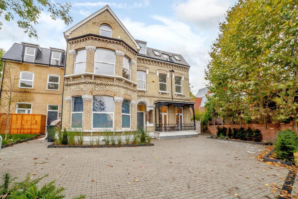 Appartamento Modern And Light 2 Bed Flat In Sw2 Londra Esterno foto